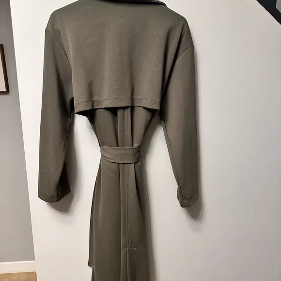 Double-Breasted Women's Coat - Picture 4 of 4